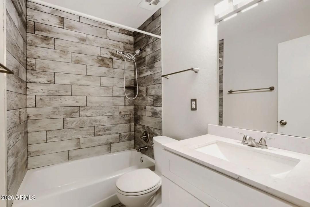 Real Estate Picture 15