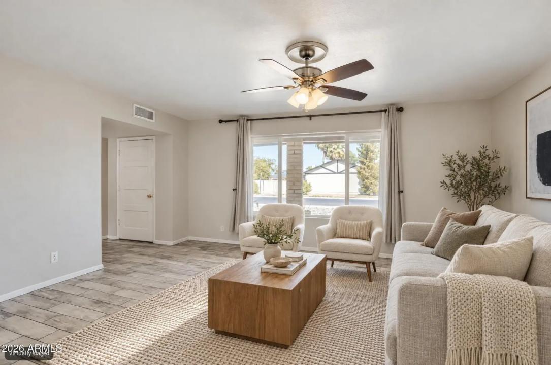 Real Estate Picture 3