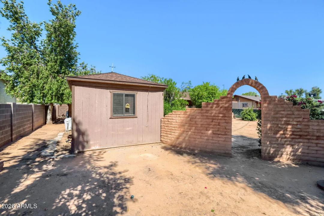 Real Estate Picture 24