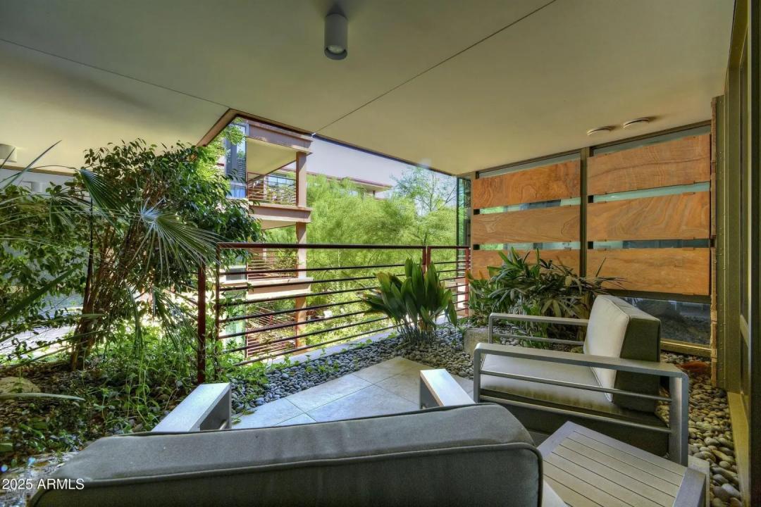 Real Estate Picture 8