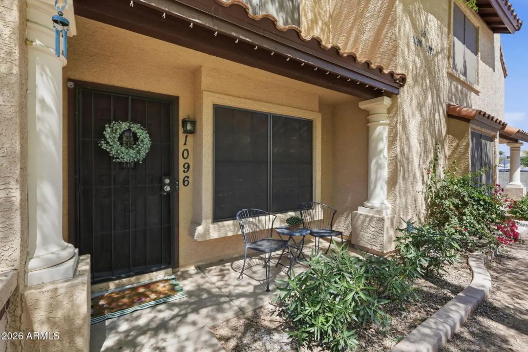 Real Estate Picture 3