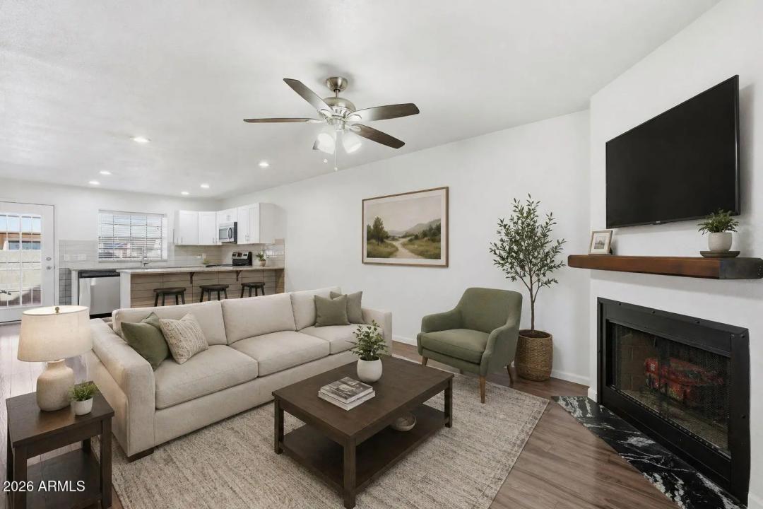 Real Estate Picture 4