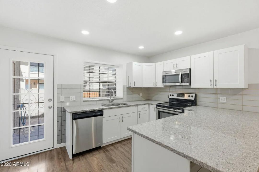 Real Estate Picture 10