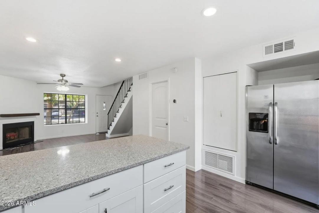 Real Estate Picture 14