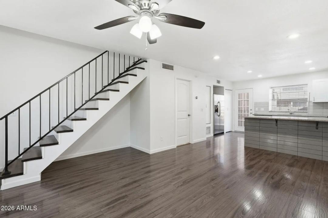 Real Estate Picture 16