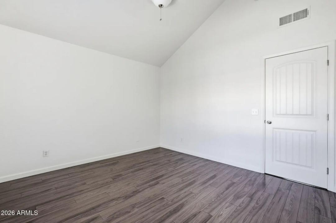 Real Estate Picture 22