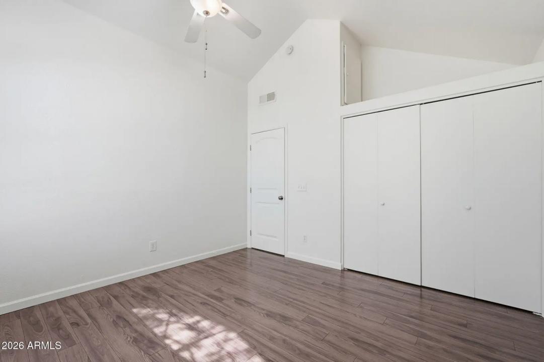 Real Estate Picture 24