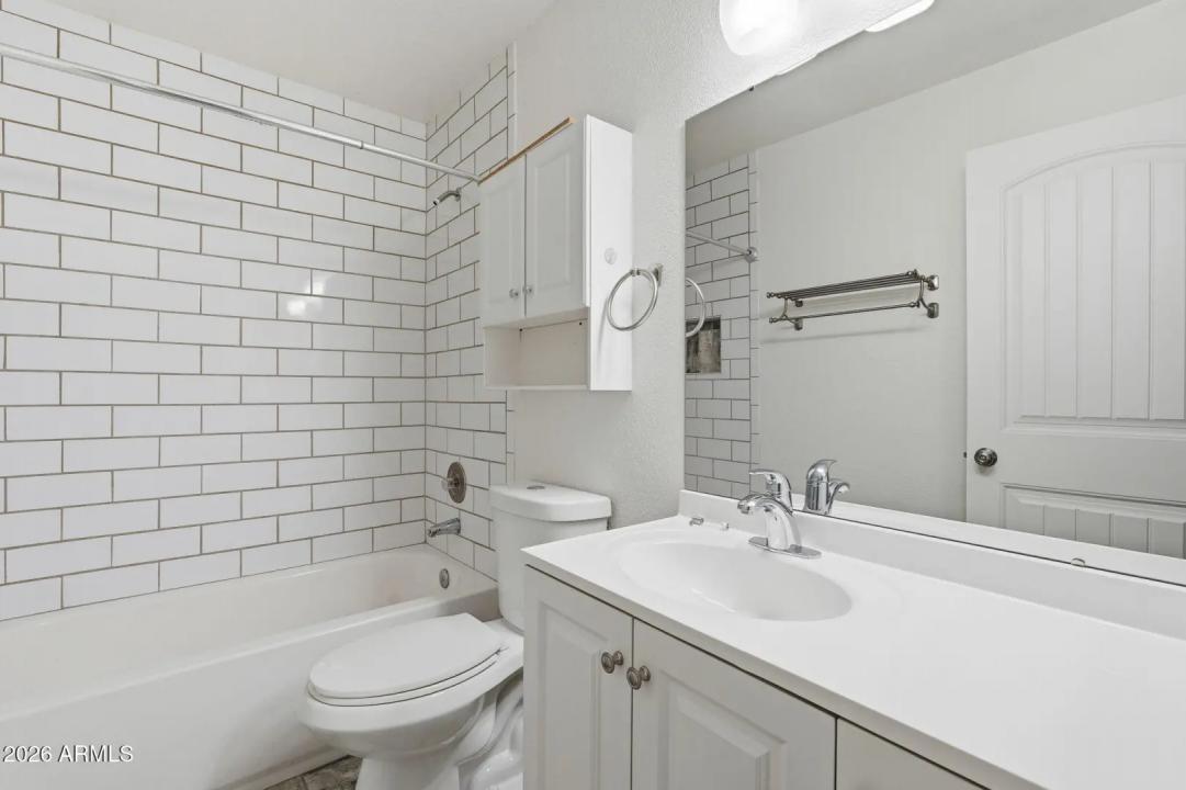 Real Estate Picture 26