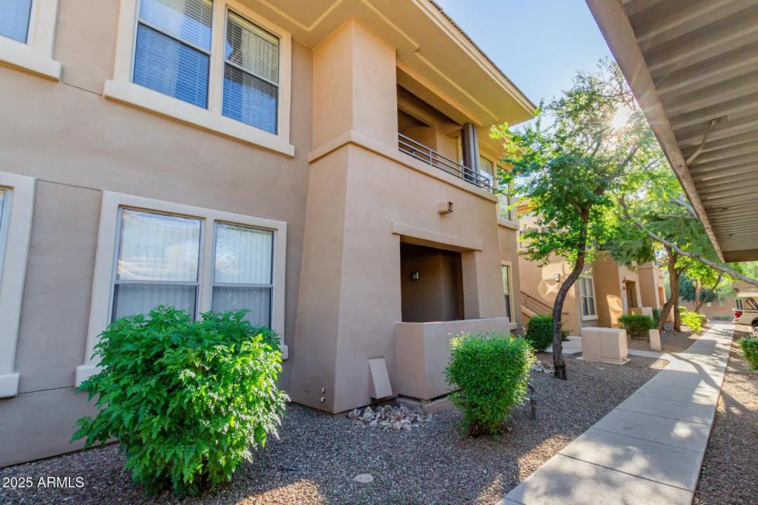 Real Estate Picture 3