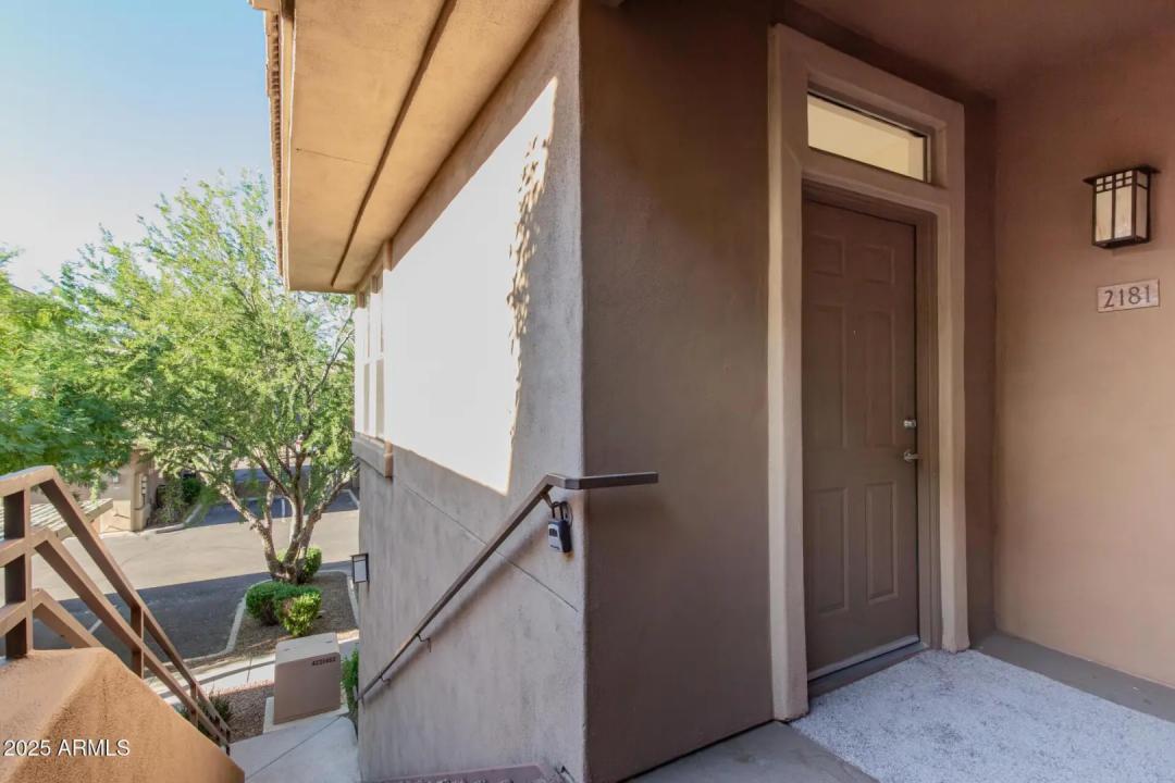 Real Estate Picture 4