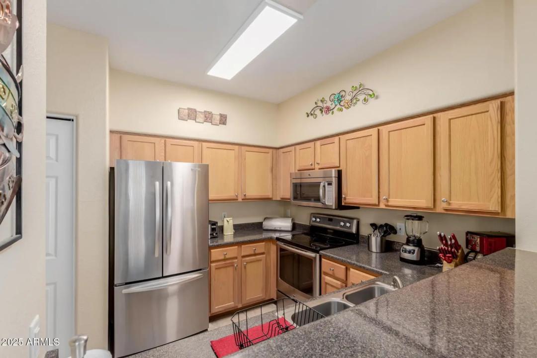 Real Estate Picture 11