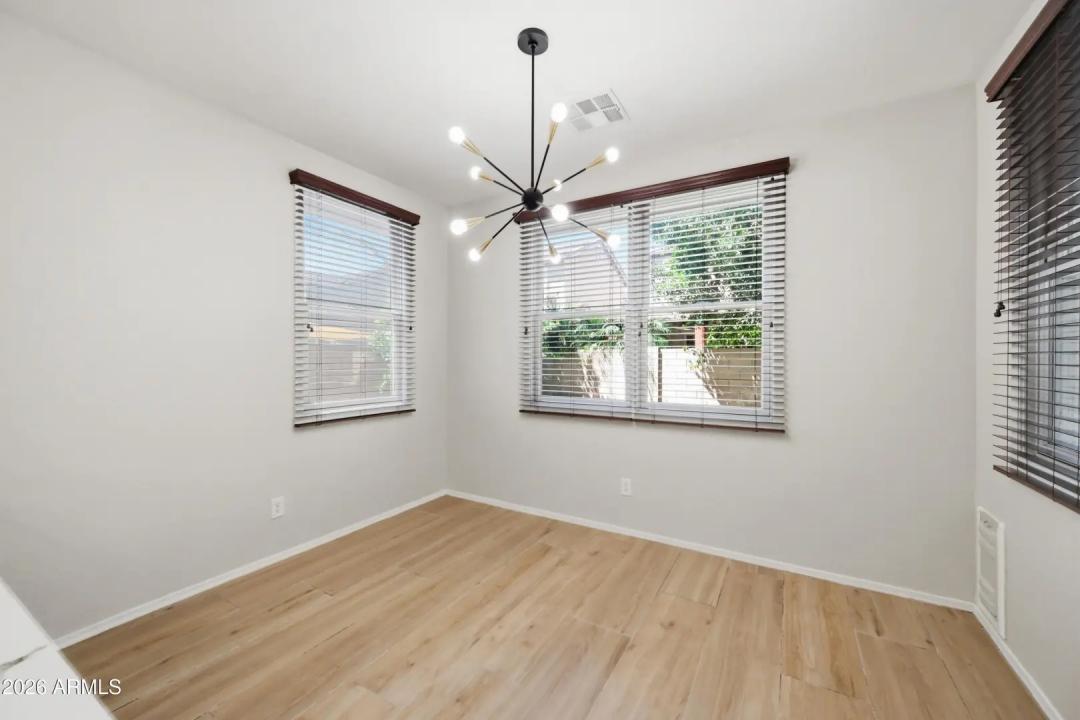 Real Estate Picture 8