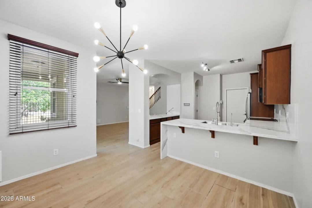 Real Estate Picture 7