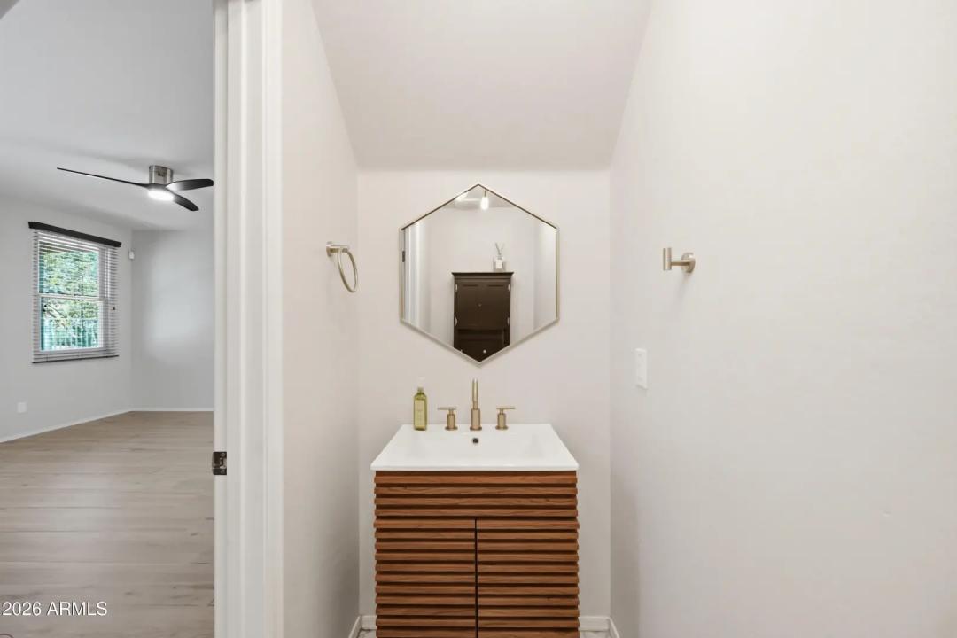 Real Estate Picture 11