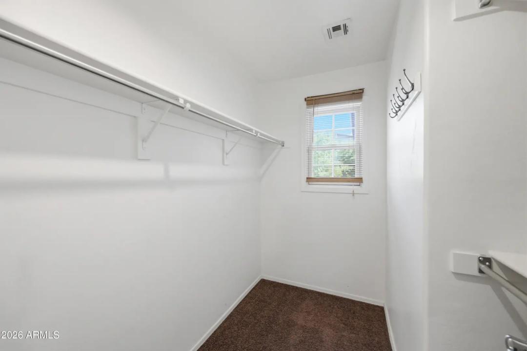 Real Estate Picture 18