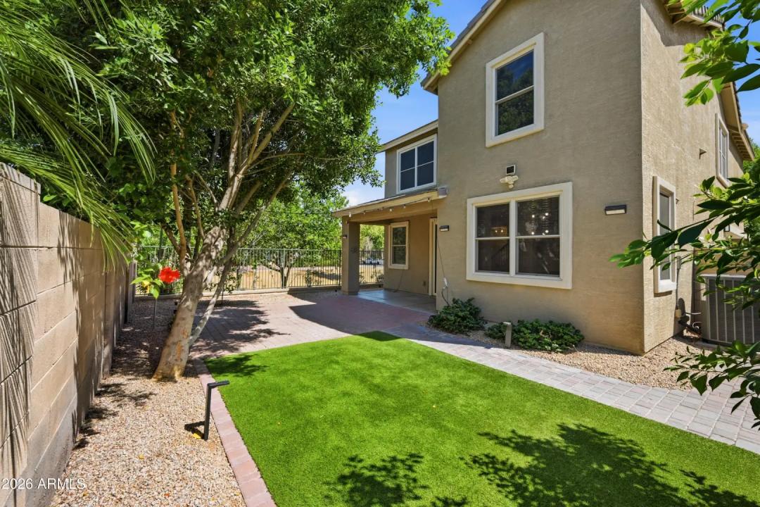 Real Estate Picture 25