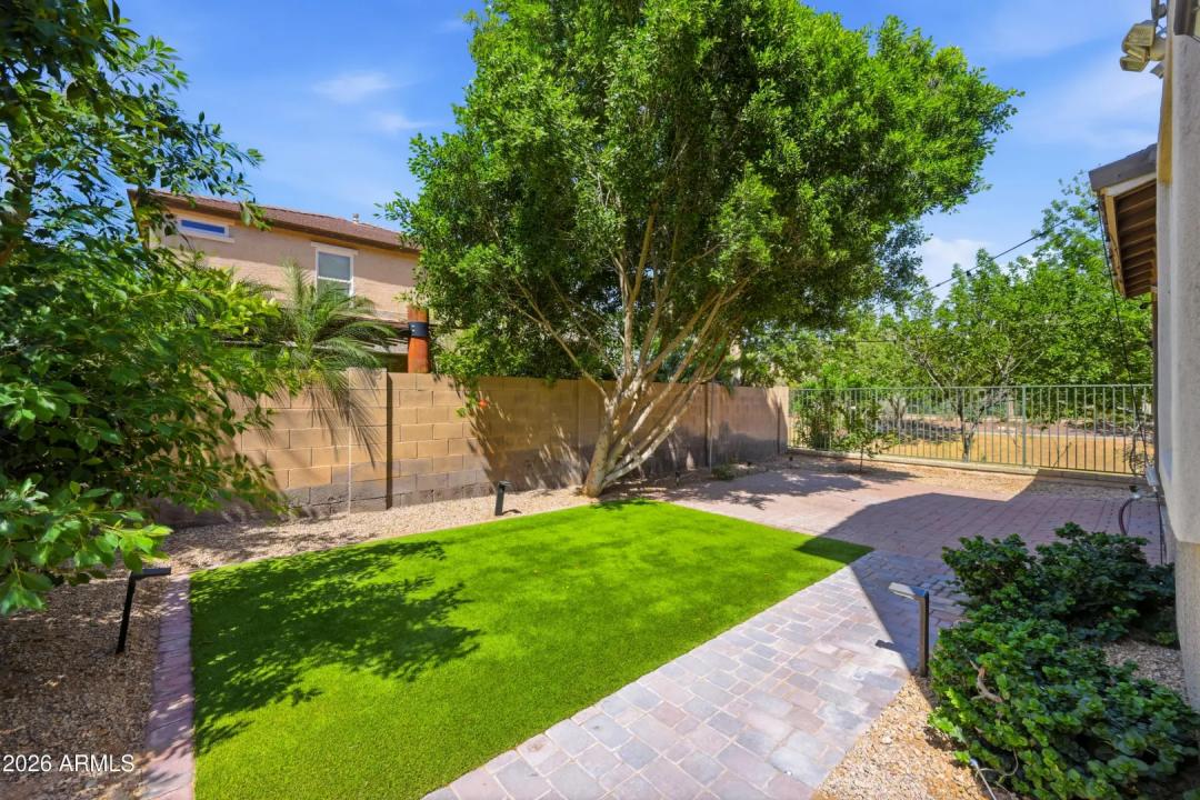 Real Estate Picture 30