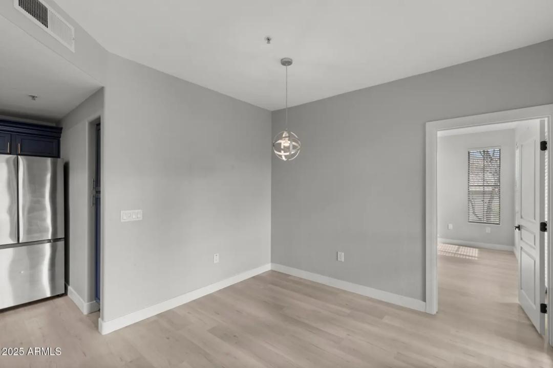 Real Estate Picture 12