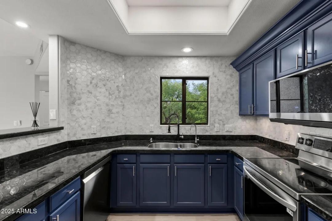 Real Estate Picture 16