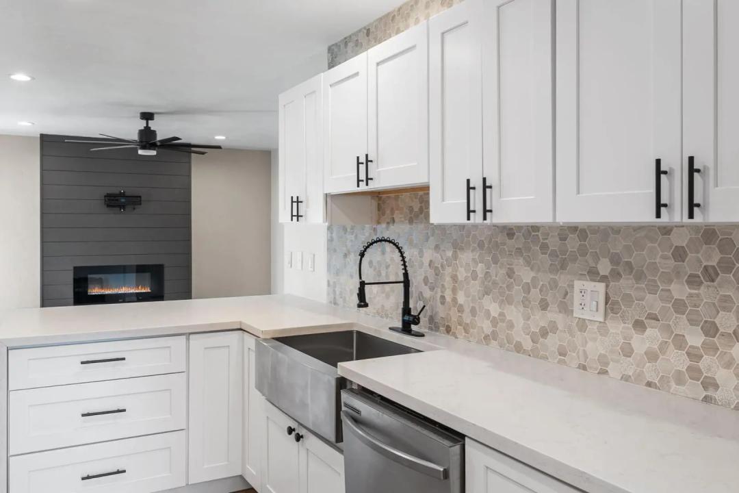 Real Estate Picture 3