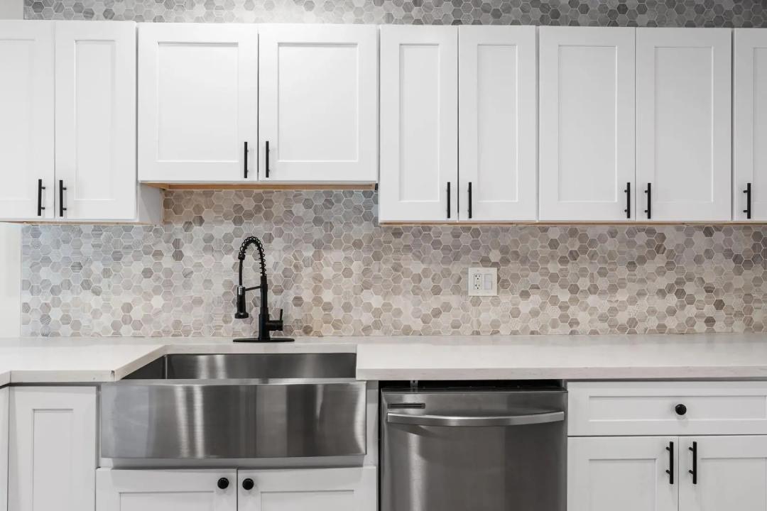 Real Estate Picture 6