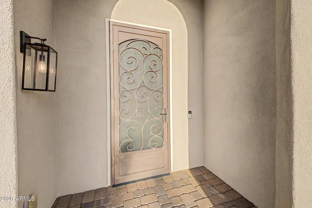 Real Estate Picture 4