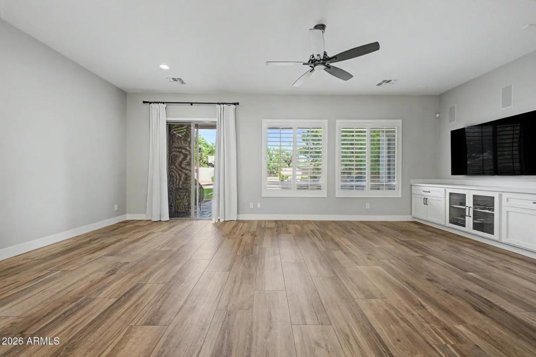 Real Estate Picture 10