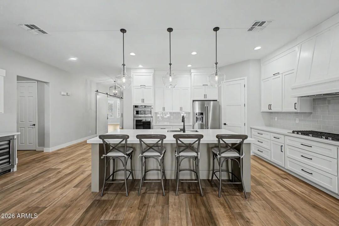 Real Estate Picture 13