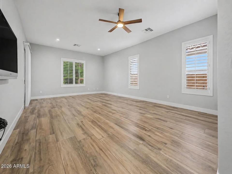 Real Estate Picture 15
