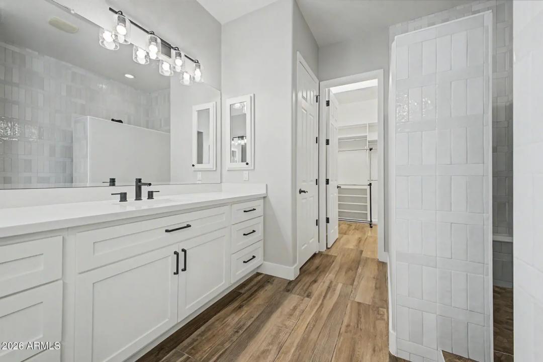 Real Estate Picture 19