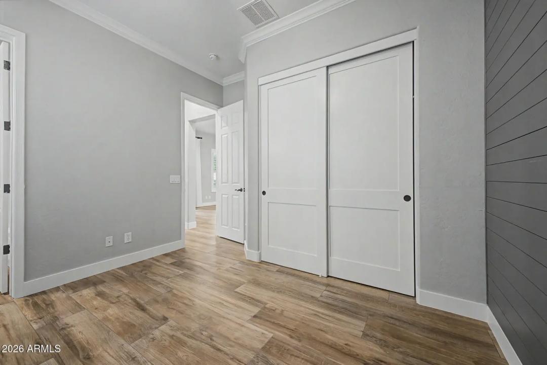 Real Estate Picture 24