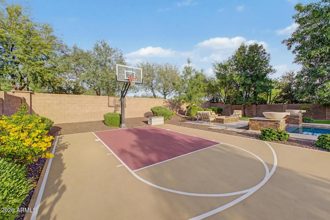 Real Estate Picture 35