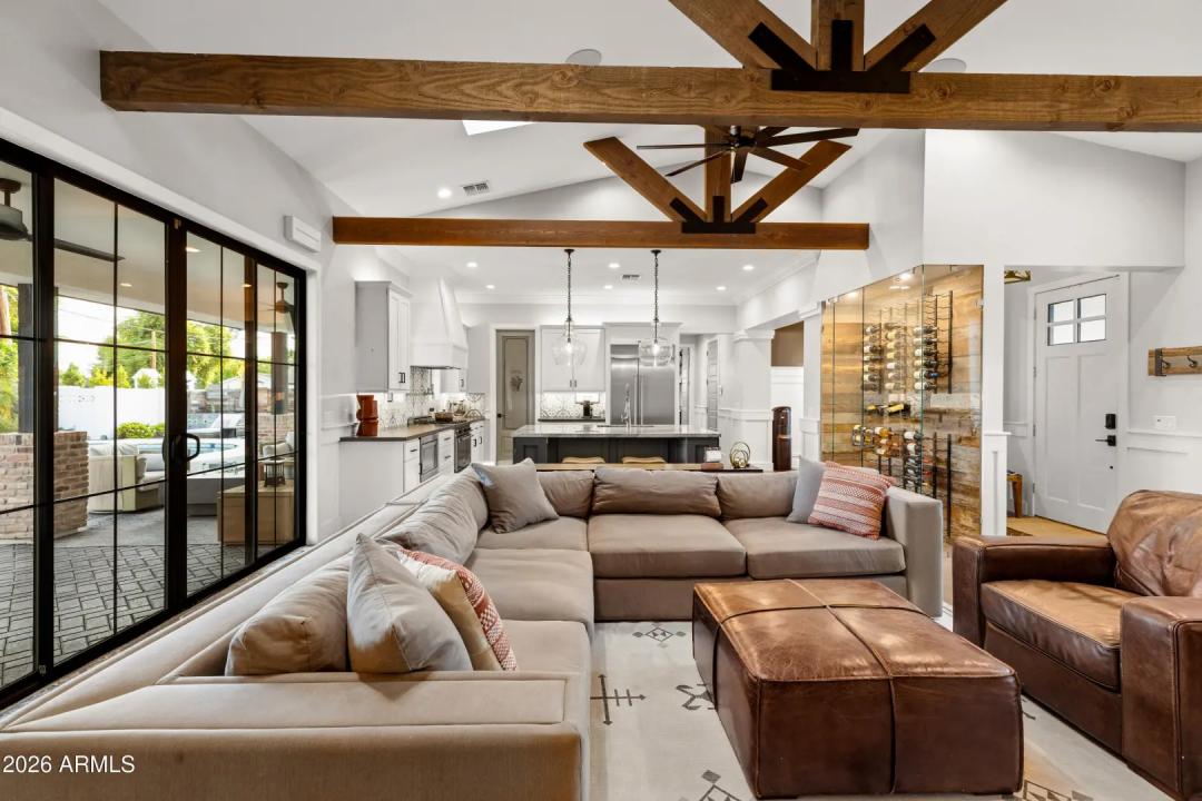 Real Estate Picture 3