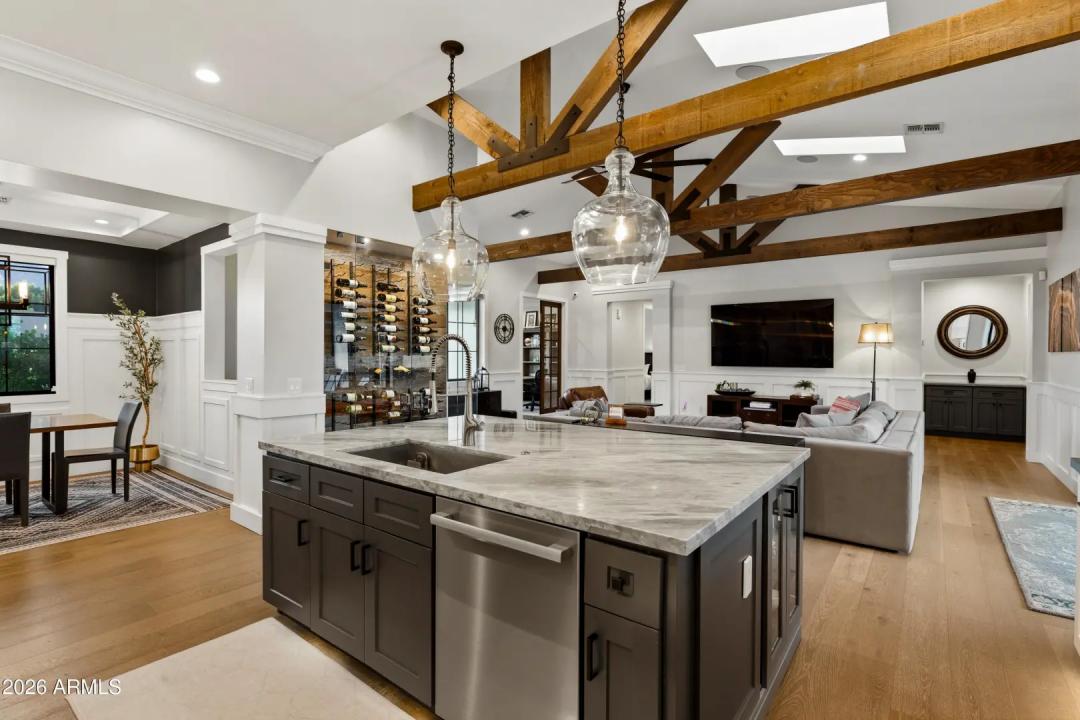Real Estate Picture 9