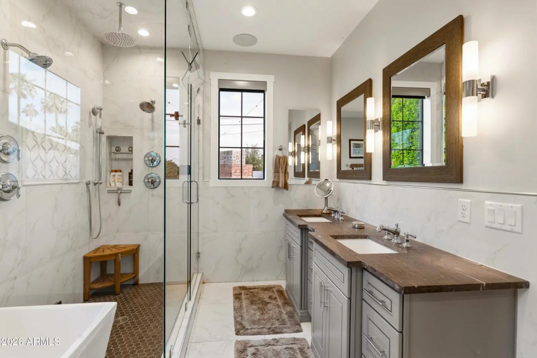 Real Estate Picture 15