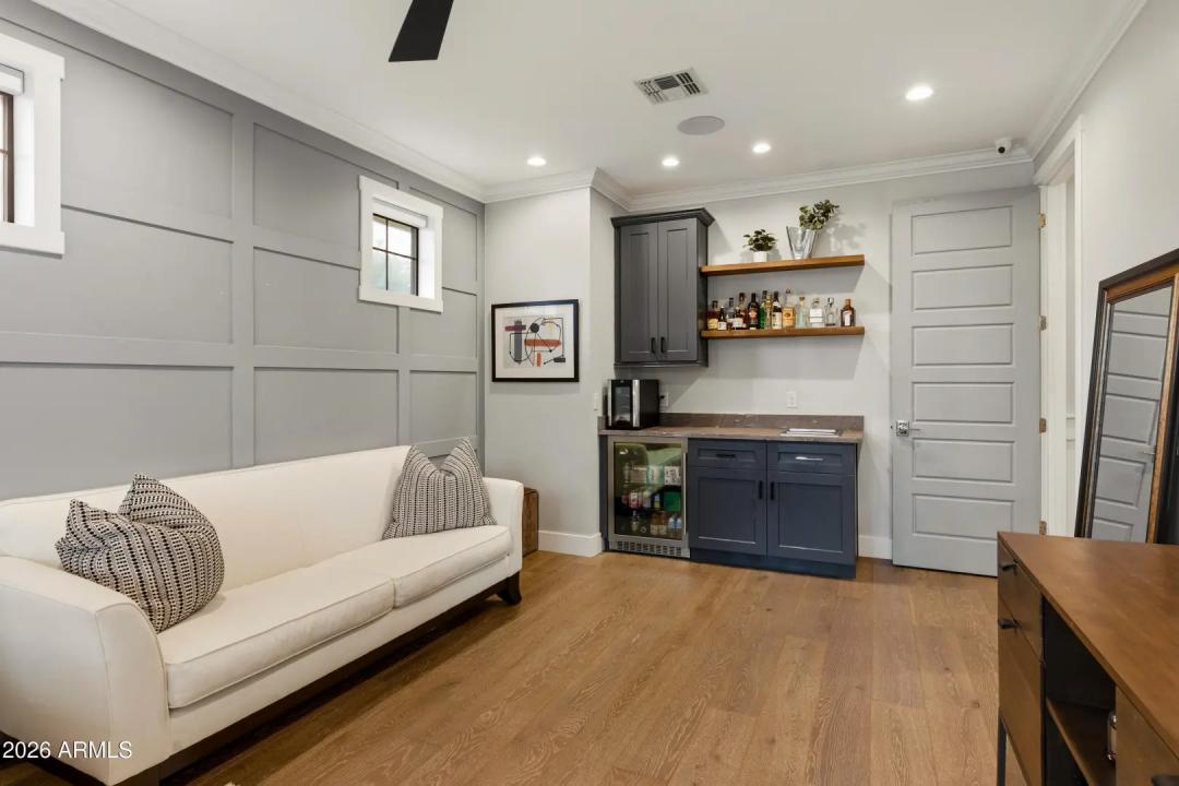 Real Estate Picture 24