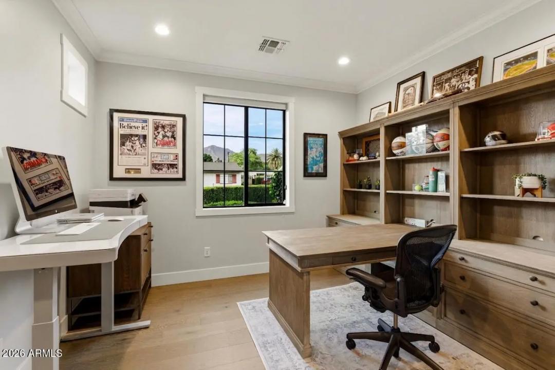 Real Estate Picture 12