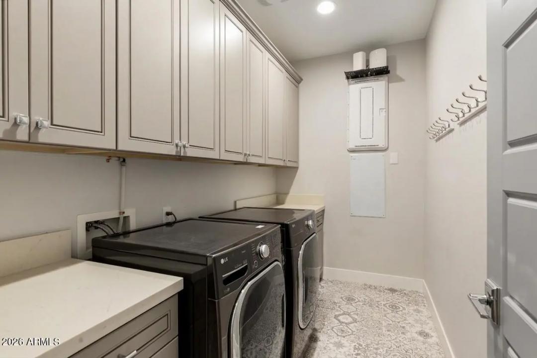 Real Estate Picture 37