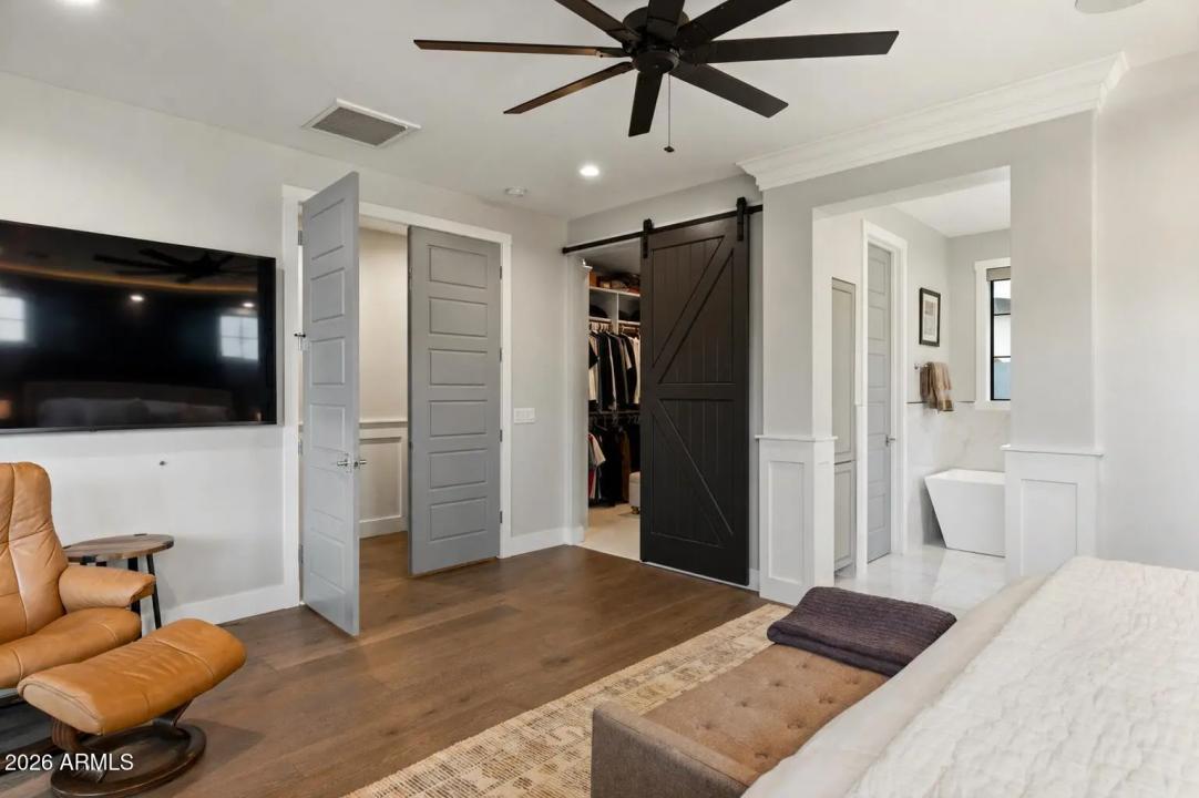 Real Estate Picture 14