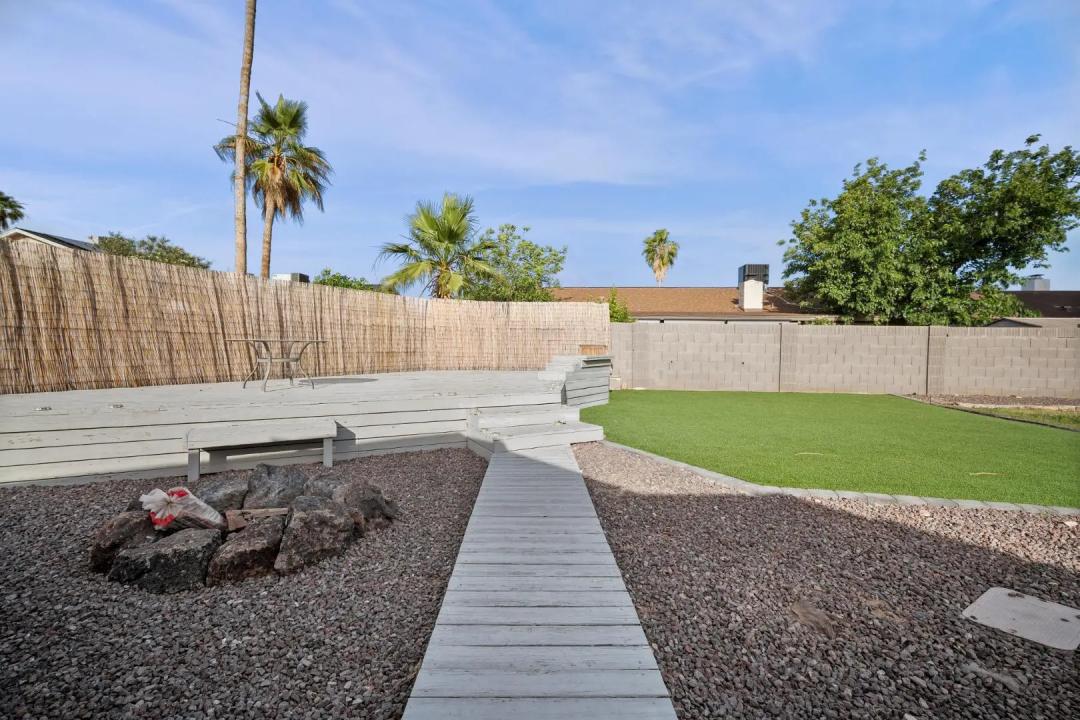 Real Estate Picture 11