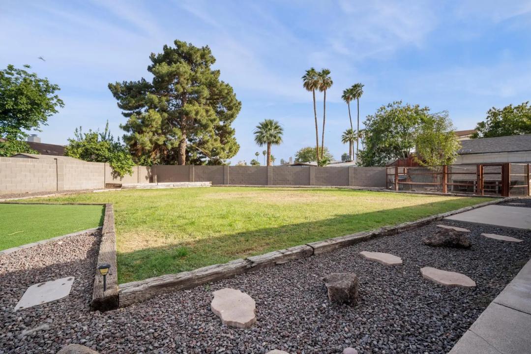 Real Estate Picture 12