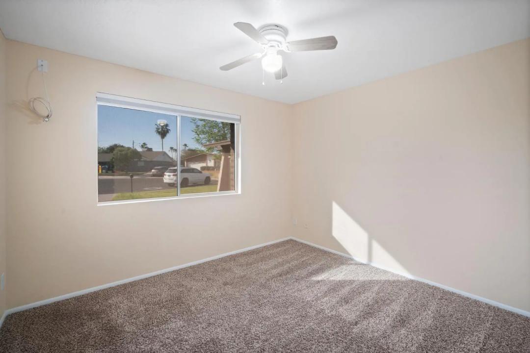 Real Estate Picture 14