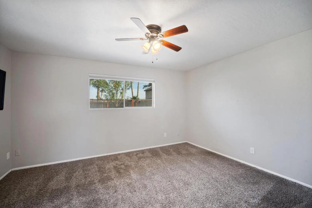 Real Estate Picture 17