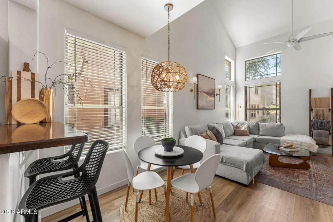 Real Estate Picture 9