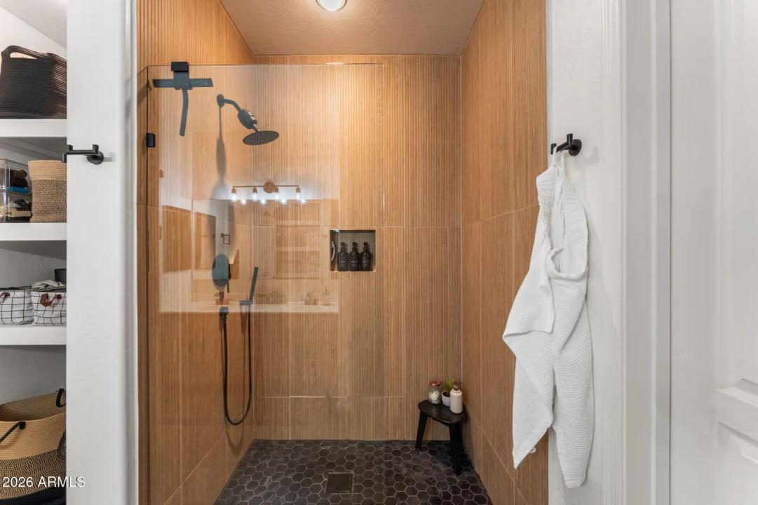 Real Estate Picture 20