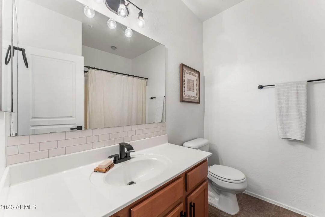 Real Estate Picture 28