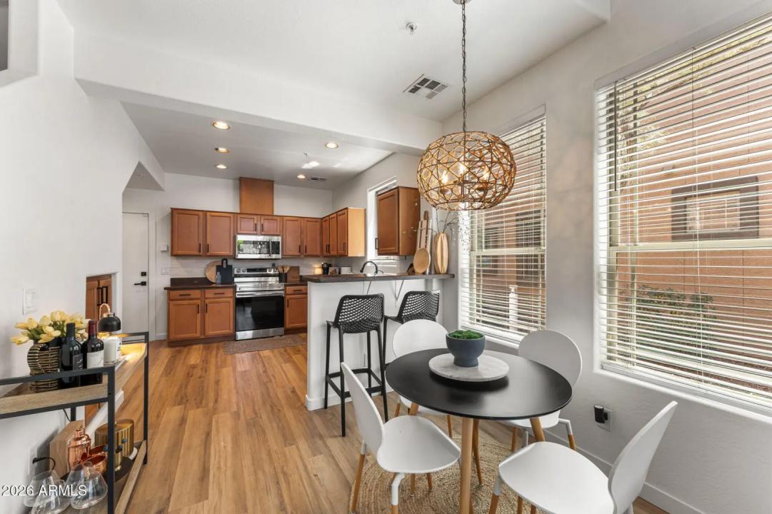 Real Estate Picture 13