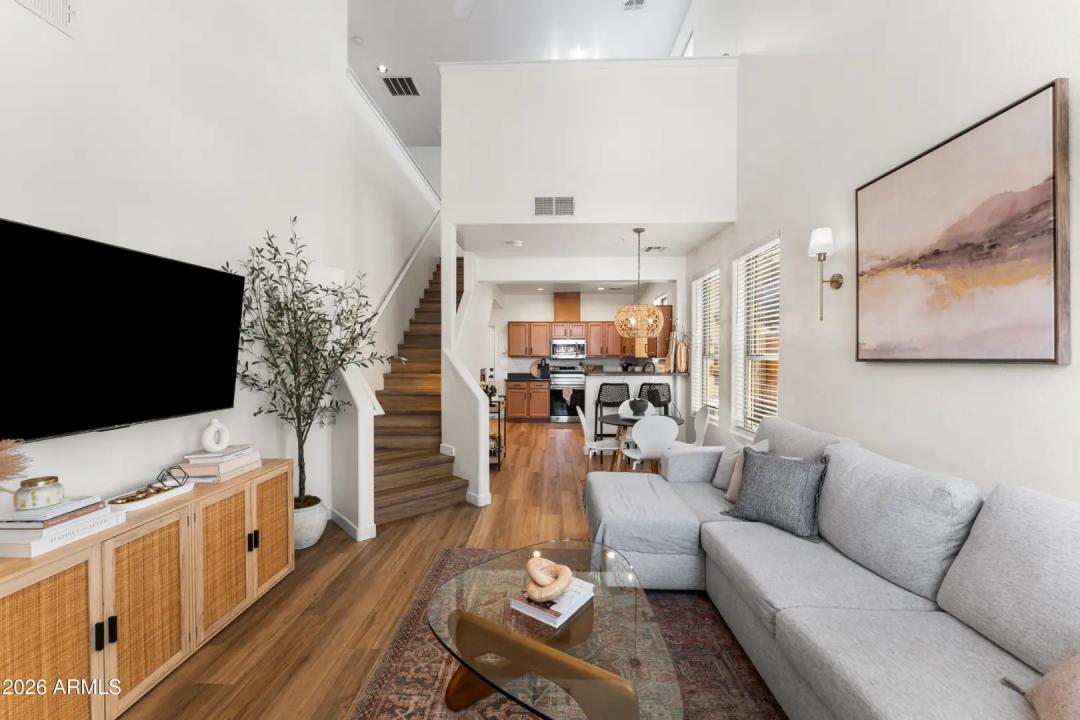Real Estate Picture 13