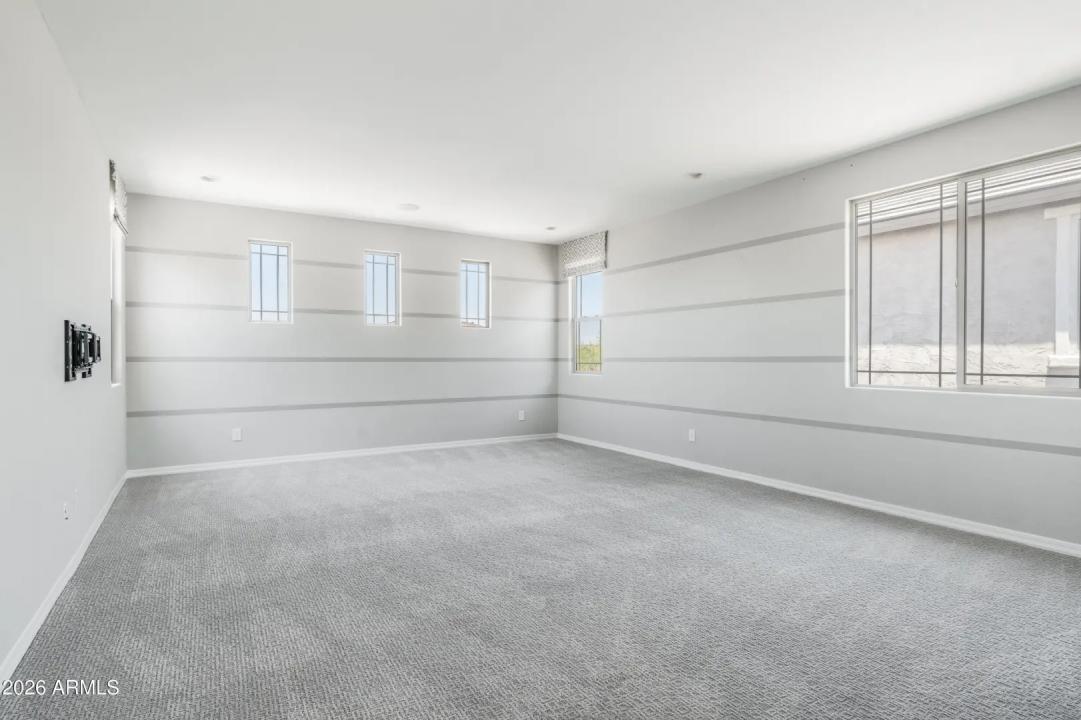 Real Estate Picture 17