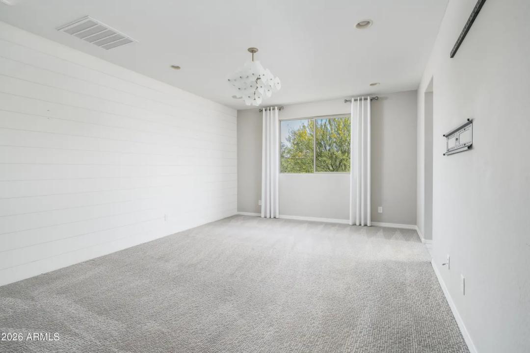 Real Estate Picture 20